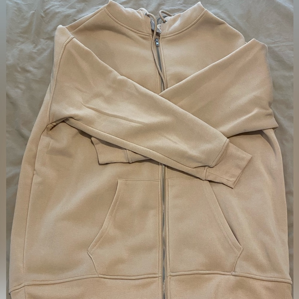 RUE 21 women’s oversize zip up